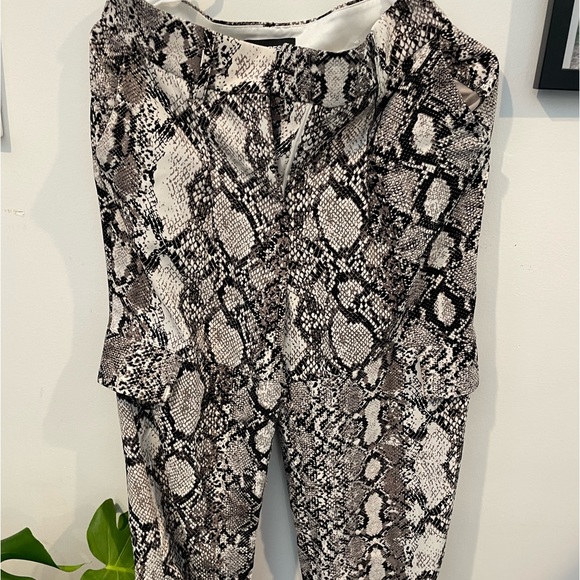 Express pants - Picture 3 of 3